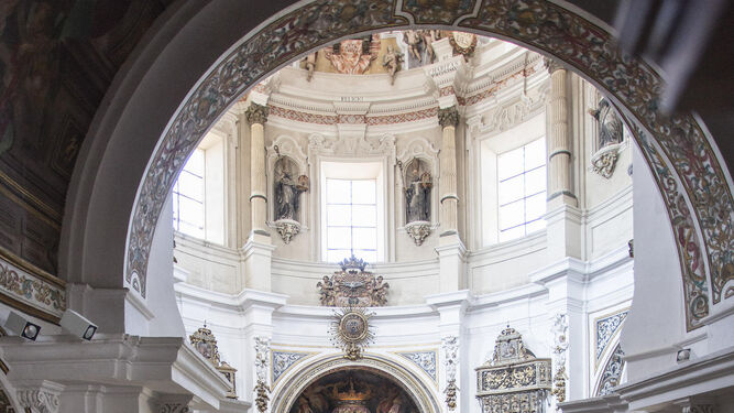 Interior de la iglesia de San Luis de los Franceses durante una actuación musical.